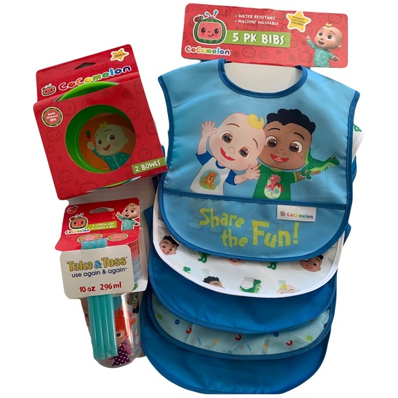 cocomelon Other - Cocomelon Gift Set (bibs, cups/straws, bowls)